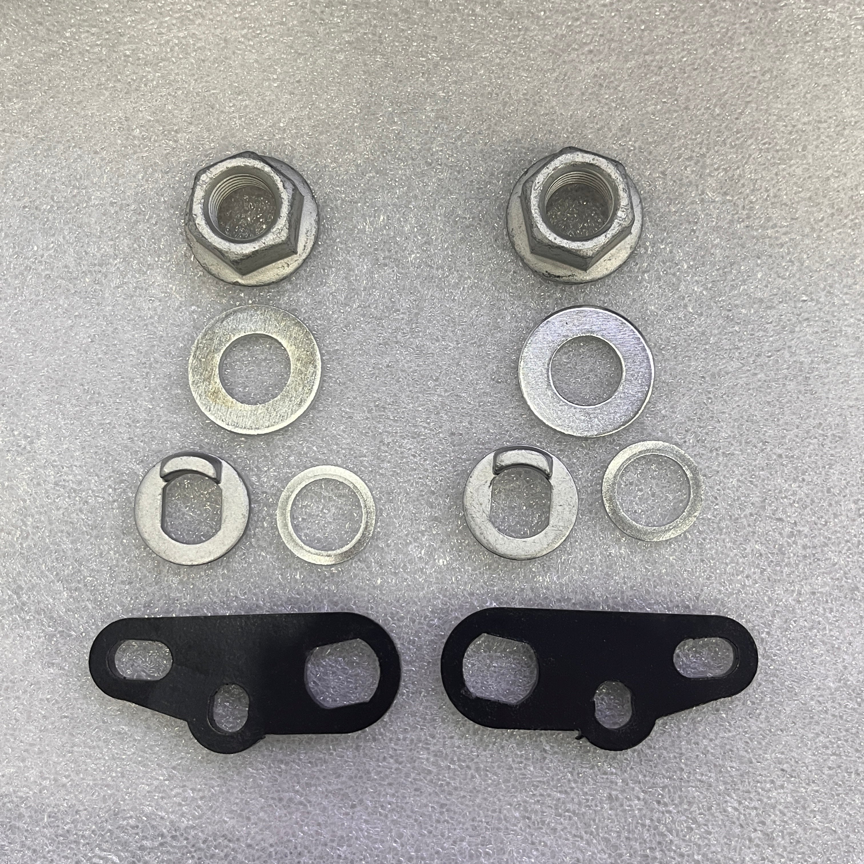 Rear wheel screw, nut, washer set